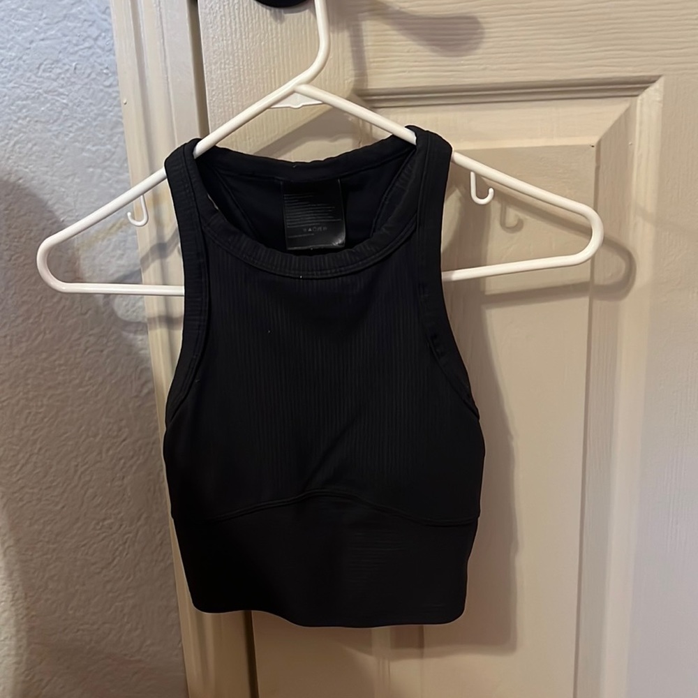 black lululemon tank top